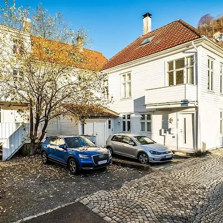 Appartement Central With Balcony, Self-check In & Private Entrance *