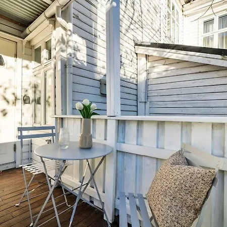 Central With Balcony, Self-check In & Private Entrance *