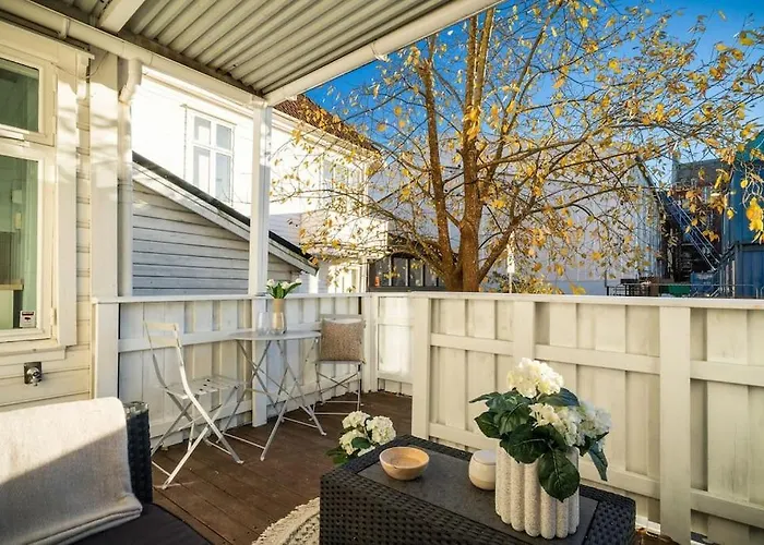 Central With Balcony, Self-check In & Private Entrance Apartamento *