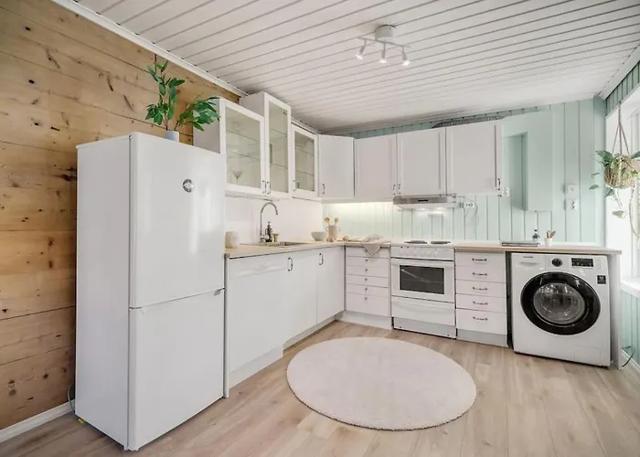 Central With Balcony, Self-check In & Private Entrance Apartamento